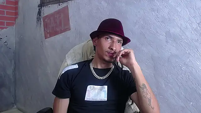 SavageLover  online show from December 19, 2025, 4:05 am