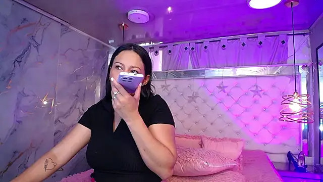 Snapshot of Melissa-roberts chatting on February 24, 2026, 3:02 pm Melissa-roberts online show from February 24, 2026, 3:02 pm