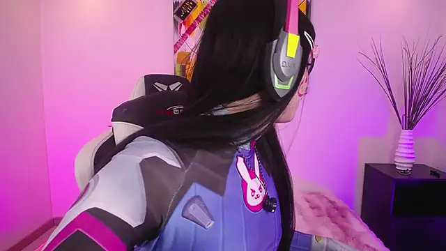 Damiian20  online show from April 4, 2026, 12:12 pm