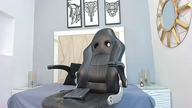 Snapshot of adams_bobby chatting on November 25, 2025, 11:21 am adams bobby online show from November 25, 2025, 11:21 am