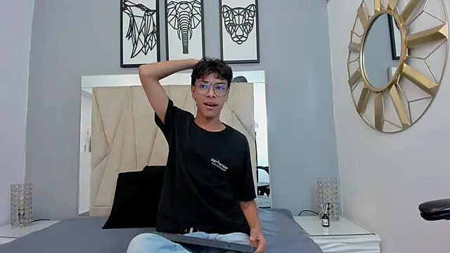 Snapshot of adams_bobby chatting on November 23, 2025, 11:31 am adams bobby online show from November 23, 2025, 11:31 am