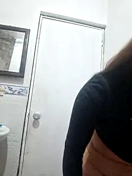 Snapshot of valilu_rosse27 chatting on February 13, 2026, 2:44 am valilu rosse27 online show from February 13, 2026, 2:44 am