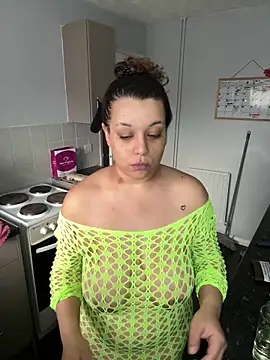 BubblesLovexox online show from February 16, 2026, 4:16 pm