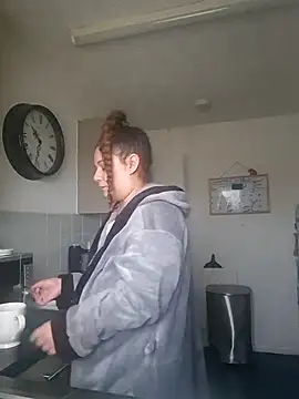 BubblesLovexox online show from November 24, 2025, 10:37 am