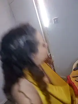 BubblesLovexox online show from November 24, 2025, 10:43 pm