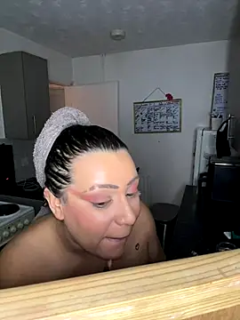 BubblesLovexox online show from December 17, 2025, 6:57 pm