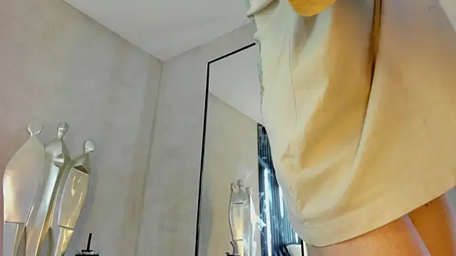 Val Guerra online show from November 7, 2025, 5:12 am