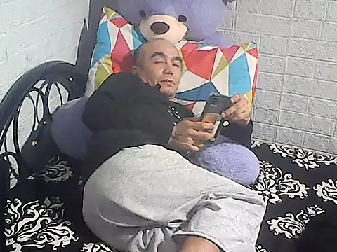 yourasiandesire69 online show from November 9, 2025, 7:23 am