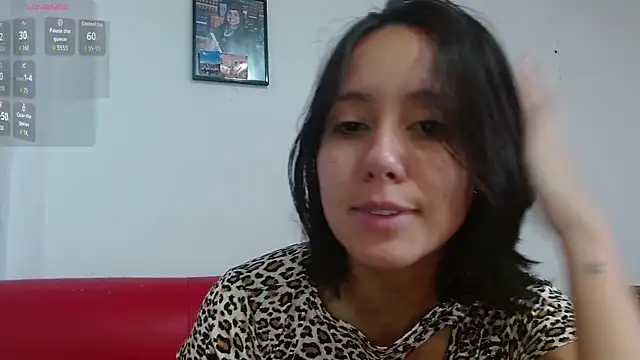 Snapshot of LunaaMorena chatting on April 20, 2026, 1:45 pm LunaaMorena online show from April 20, 2026, 1:45 pm