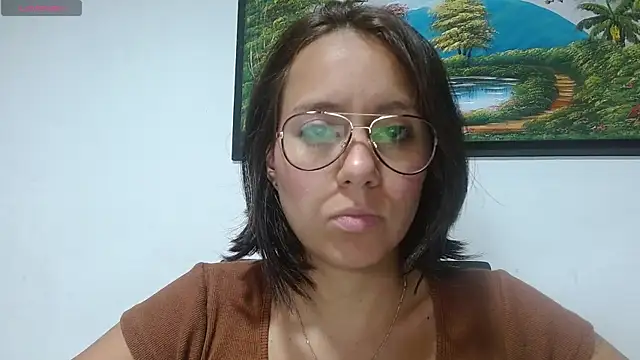 Snapshot of LunaaMorena chatting on May 22, 2026, 1:20 pm LunaaMorena online show from May 22, 2026, 1:20 pm