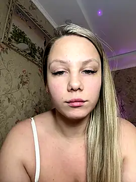 SexyFray 85D online show from December 22, 2025, 1:11 pm