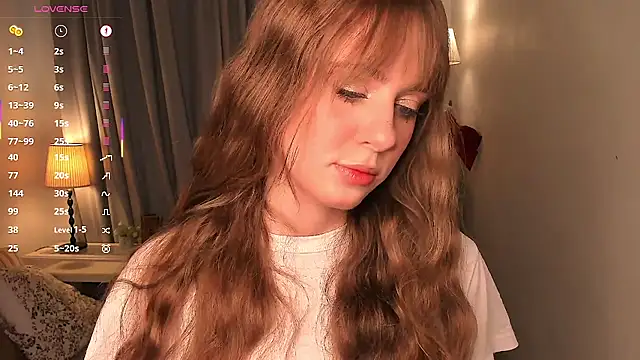 TessaStruble online show from November 30, 2025, 9:10 am