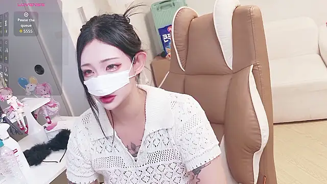 Milk Sola online show from June 20, 2026, 12:10 pm