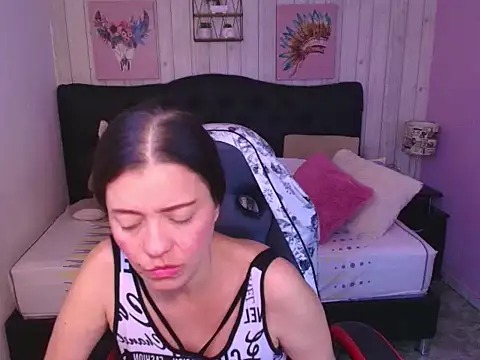 Snapshot of _Rachel_Jones_ chatting on February 4, 2026, 12:16 am Rachel Jones online show from February 4, 2026, 12:16 am