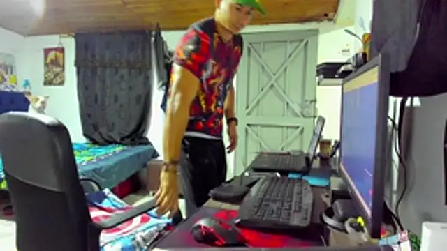 Malek Ivonny online show from November 6, 2025, 11:31 pm