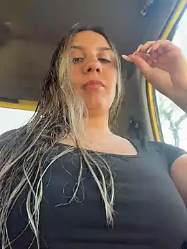 sarah honey   online show from December 15, 2025, 3:07 pm