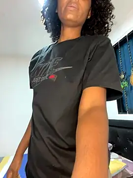 Snapshot of Sharllo_K chatting on October 31, 2025, 2:08 am Sharllo K online show from October 31, 2025, 2:08 am