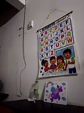 lindalatina11 online show from October 25, 2025, 11:38 pm