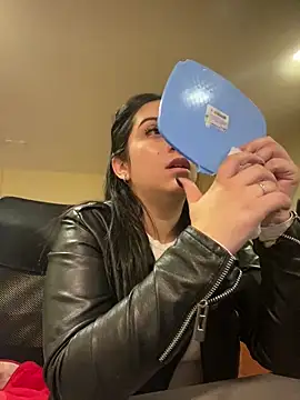 Kloe Novoa online show from February 26, 2026, 12:05 pm