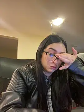 Kloe Novoa online show from April 13, 2026, 12:20 pm