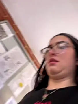 Kloe Novoa online show from November 29, 2025, 1:55 pm