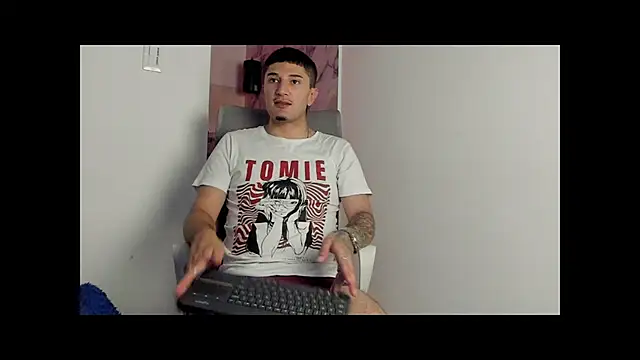 Snapshot of STEVEN_STAR chatting on October 30, 2025, 7:44 pm STEVEN STAR online show from October 30, 2025, 7:44 pm