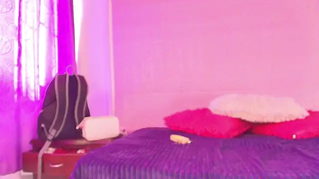 Snapshot of Skinny_Nasty_Dirty chatting on October 24, 2025, 2:05 pm Skinny Nasty Dirty online show from October 24, 2025, 2:05 pm