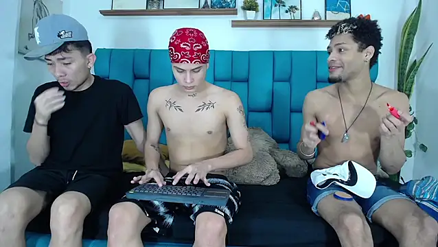 Snapshot of Hot_Boys_Latinos_X chatting on April 16, 2026, 5:03 pm Hot Boys Latinos X online show from April 16, 2026, 5:03 pm