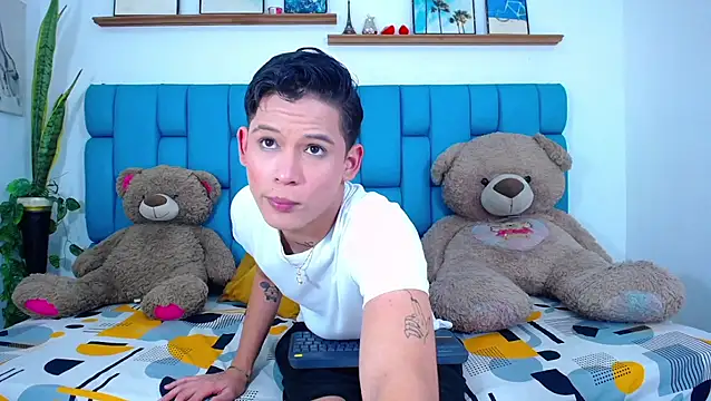 Snapshot of Hot_Boys_Latinos_X chatting on March 19, 2026, 2:06 pm Hot Boys Latinos X online show from March 19, 2026, 2:06 pm