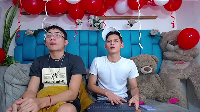 Snapshot of Hot_Boys_Latinos_X chatting on February 14, 2026, 11:05 pm Hot Boys Latinos X online show from February 14, 2026, 11:05 pm