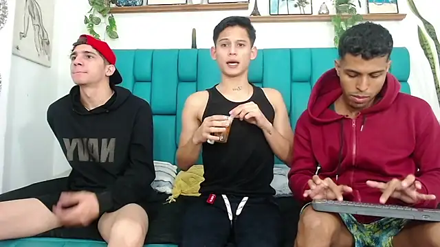 Hot Boys Latinos X online show from October 31, 2025, 1:19 pm