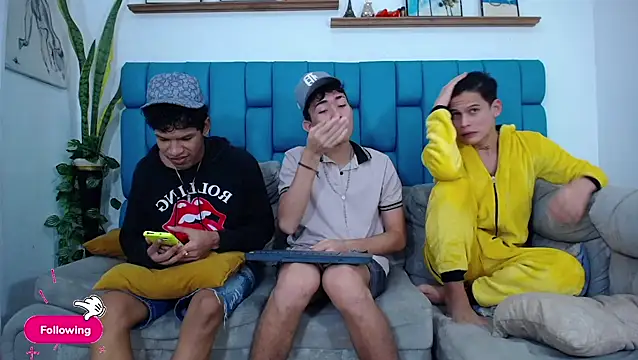 Snapshot of Hot_Boys_Latinos_X chatting on March 27, 2026, 4:08 pm Hot Boys Latinos X online show from March 27, 2026, 4:08 pm