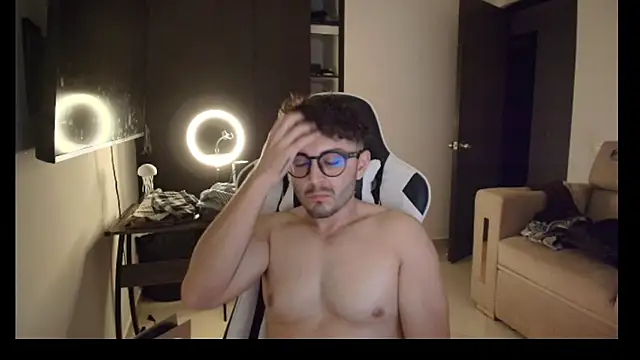 Snapshot of lionandreough chatting on October 24, 2025, 6:12 am lionandreough online show from October 24, 2025, 6:12 am