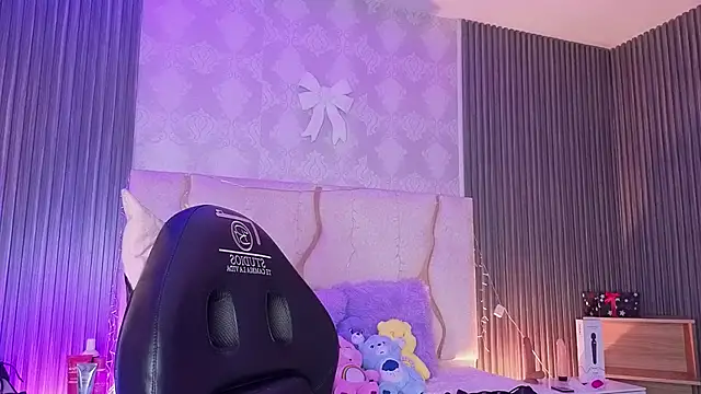 MAIILY TAY online show from January 14, 2026, 11:47 am