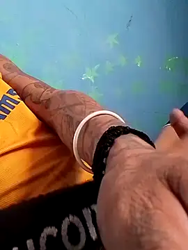 Snapshot of Ojitosbrrr chatting on November 23, 2025, 10:42 pm Ojitosbrrr online show from November 23, 2025, 10:42 pm