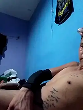 Snapshot of Ojitosbrrr chatting on November 22, 2025, 7:51 am Ojitosbrrr online show from November 22, 2025, 7:51 am