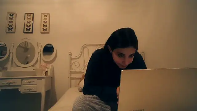 Snapshot of bellefleurrr chatting on February 13, 2026, 9:04 pm bellefleurrr online show from February 13, 2026, 9:04 pm