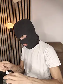 findomhot online show from December 4, 2025, 7:57 pm