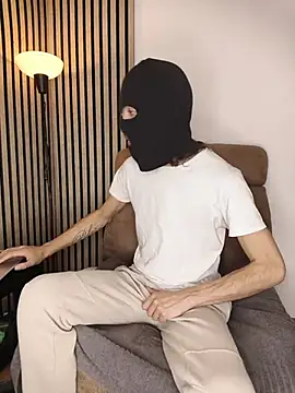 findomhot online show from December 16, 2025, 9:13 am