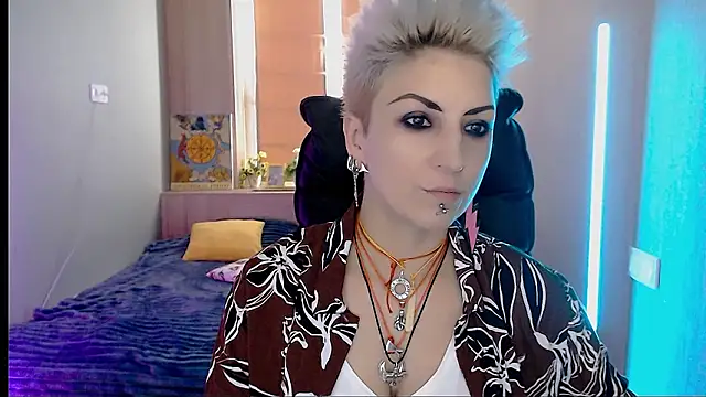 Snapshot of Sweet-n-Strong chatting on February 3, 2026, 12:21 pm Sweet-n-Strong online show from February 3, 2026, 12:21 pm