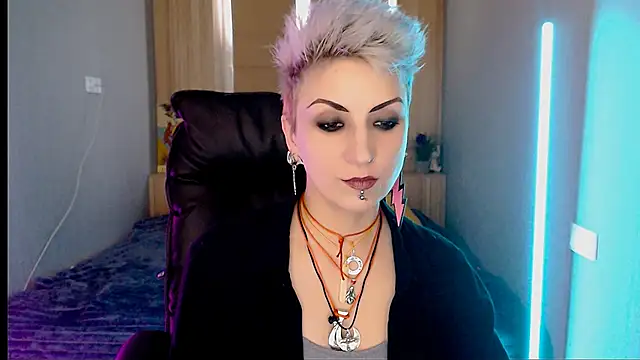 Snapshot of Sweet-n-Strong chatting on February 1, 2026, 6:33 am Sweet-n-Strong online show from February 1, 2026, 6:33 am