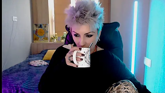 Snapshot of Sweet-n-Strong chatting on February 28, 2026, 12:38 pm Sweet-n-Strong online show from February 28, 2026, 12:38 pm