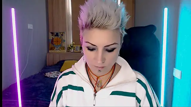 Snapshot of Sweet-n-Strong chatting on February 8, 2026, 12:36 pm Sweet-n-Strong online show from February 8, 2026, 12:36 pm