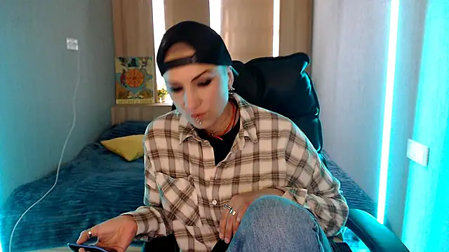 Sweet-n-Strong online show from April 14, 2026, 5:23 am