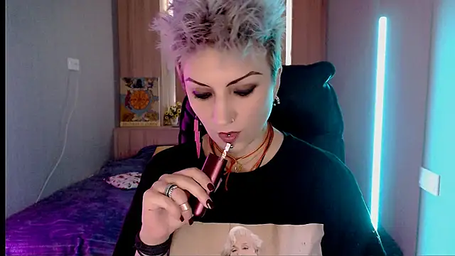 Snapshot of Sweet-n-Strong chatting on February 25, 2026, 6:24 am Sweet-n-Strong online show from February 25, 2026, 6:24 am