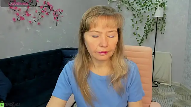 Carla Vogue online show from November 29, 2025, 2:55 am