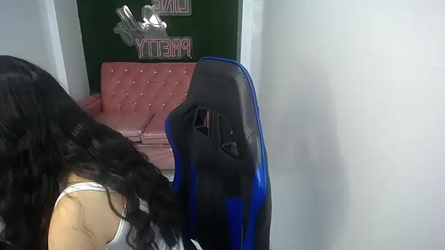 Snapshot of velvetvixen_t chatting on October 27, 2025, 12:28 pm velvetvixen t online show from October 27, 2025, 12:28 pm