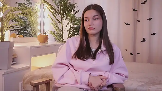 Snapshot of TiffaniePanyik chatting on October 28, 2025, 6:56 am TiffaniePanyik online show from October 28, 2025, 6:56 am