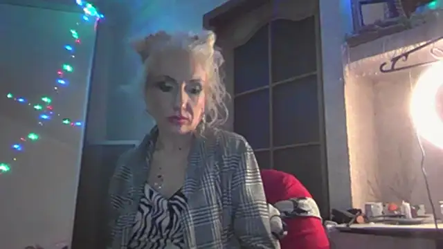 LilaniLoverx online show from April 25, 2026, 2:47 pm