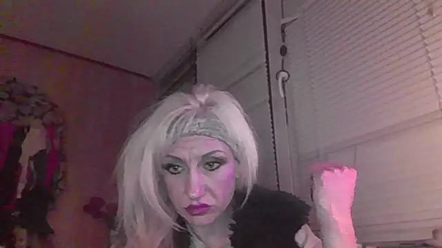 LilaniLoverx online show from April 24, 2026, 10:01 pm